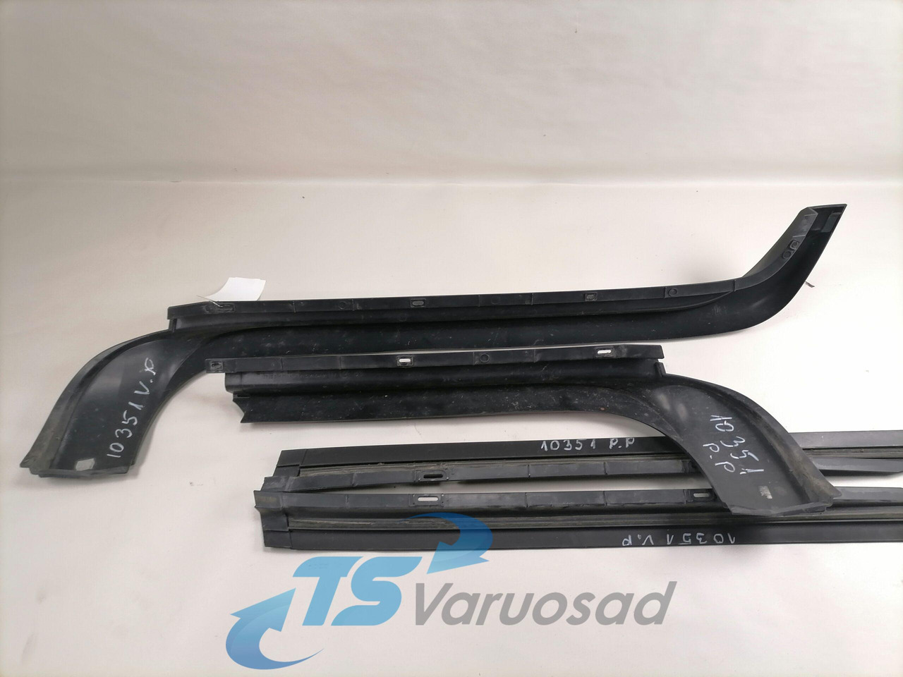 Mercedes-Benz Kabiini plastik A9436980362 - Universal part for Truck: picture 3 Mercedes-Benz Kabiini plastik A9436980362 - Universal part for Truck: picture 3