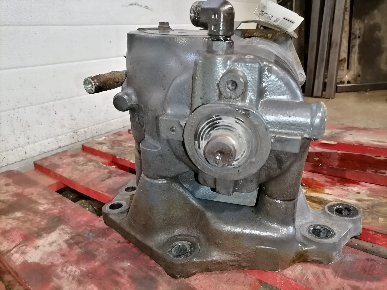 Mercedes-Benz Steering box A9604603500 - Steering gear for Truck: picture 5 Mercedes-Benz Steering box A9604603500 - Steering gear for Truck: picture 5