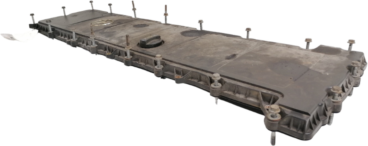 Mercedes-Benz Valve cover A4710101730 - Cylinder head for Truck: picture 2 Mercedes-Benz Valve cover A4710101730 - Cylinder head for Truck: picture 2