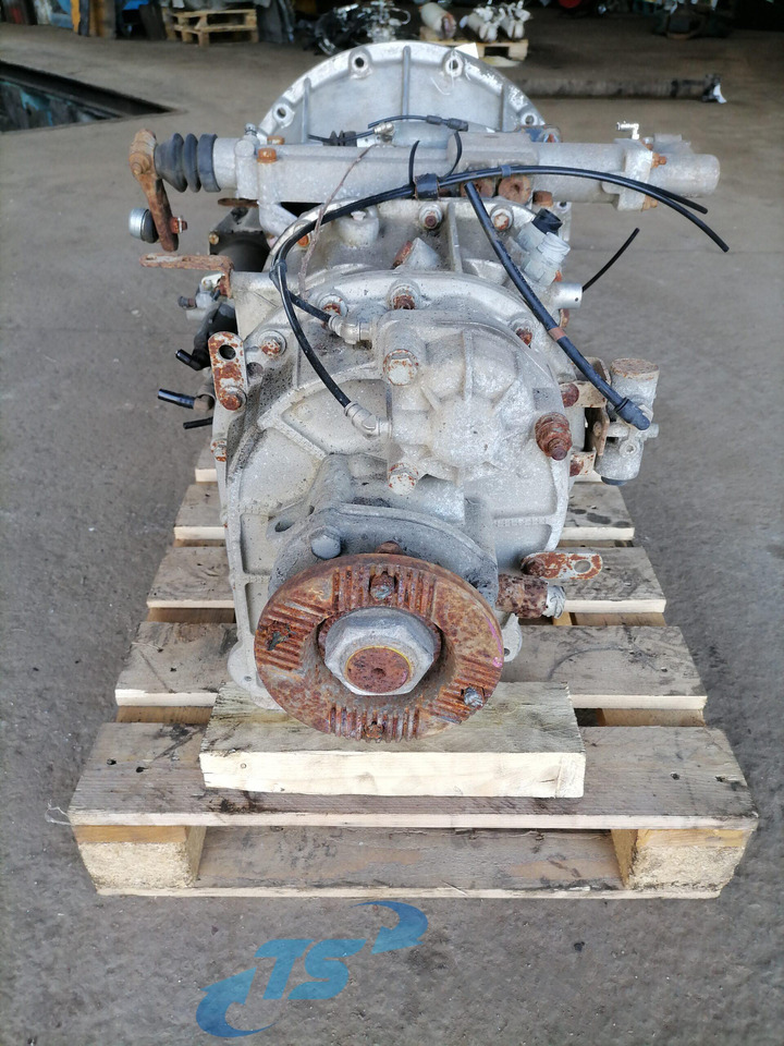 Renault Käigukast Y06365 - Gearbox and parts for Truck: picture 3 Renault Käigukast Y06365 - Gearbox and parts for Truck: picture 3