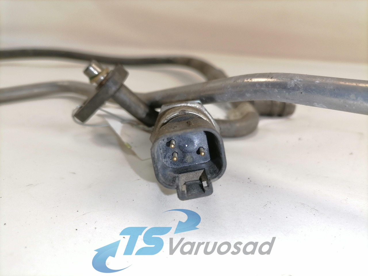 Scania A/C pipe 2030644 - Heating/ Ventilation for Truck: picture 3 Scania A/C pipe 2030644 - Heating/ Ventilation for Truck: picture 3