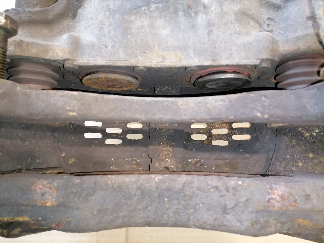 Scania Brake caliper 1946306 - Brake parts for Truck: picture 5 Scania Brake caliper 1946306 - Brake parts for Truck: picture 5