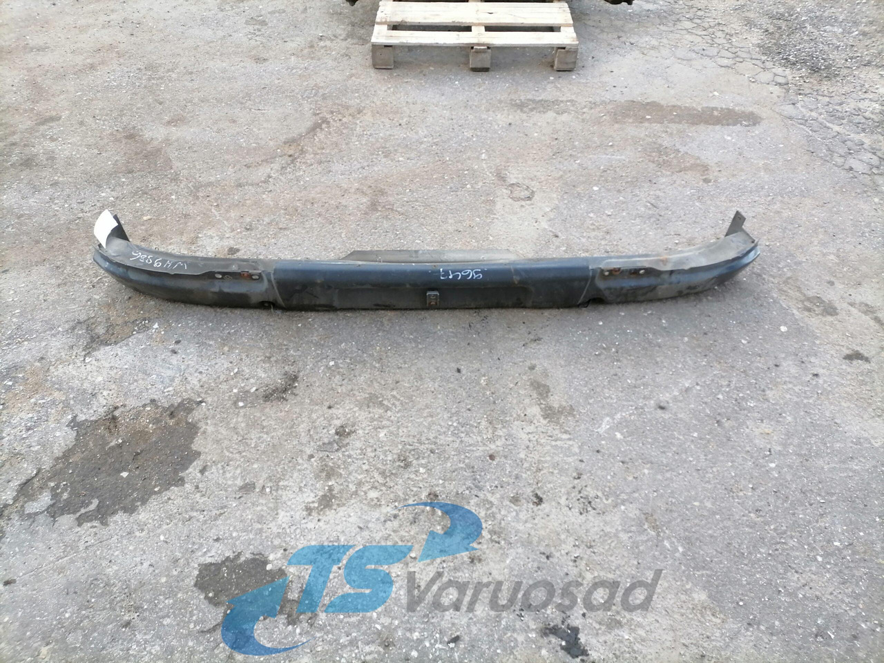 Scania Bumper 1422843 - Bumper for Truck: picture 1 Scania Bumper 1422843 - Bumper for Truck: picture 1
