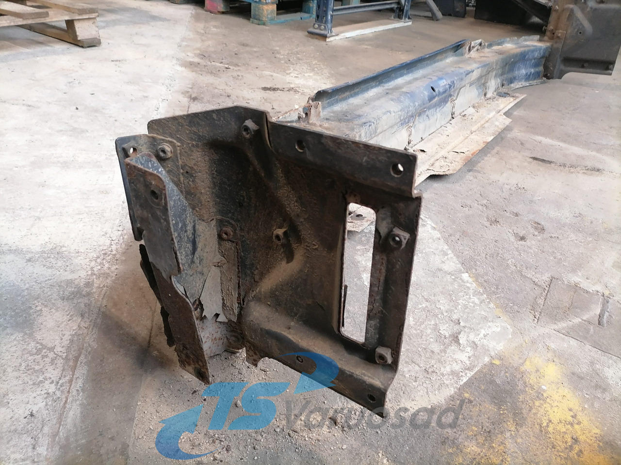 Scania Bumper 1731206 - Bumper for Truck: picture 3 Scania Bumper 1731206 - Bumper for Truck: picture 3