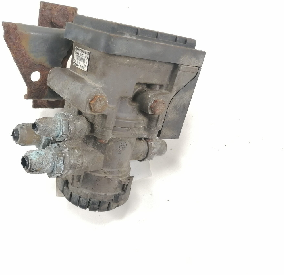 Scania EBS brake valve 1773676 - Brake valve for Truck: picture 1 Scania EBS brake valve 1773676 - Brake valve for Truck: picture 1