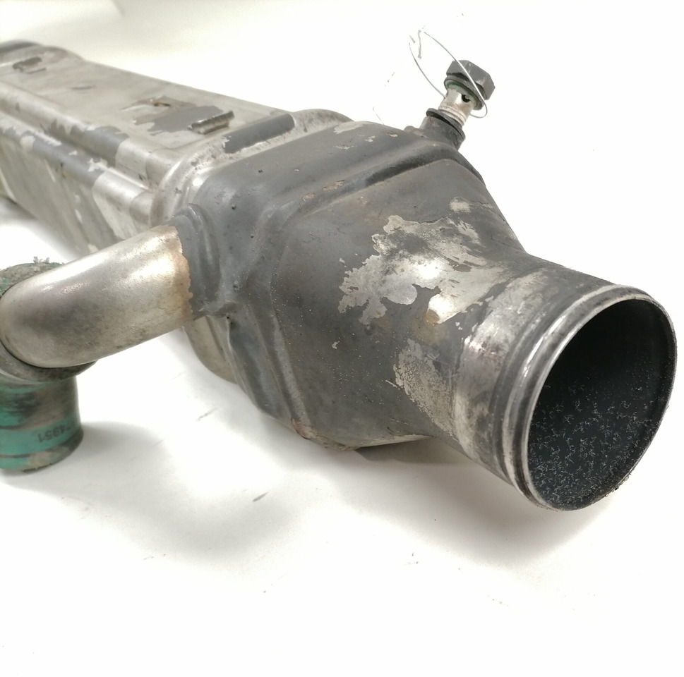 Scania EGR cooler 1795704 - EGR cooler for Truck: picture 2 Scania EGR cooler 1795704 - EGR cooler for Truck: picture 2