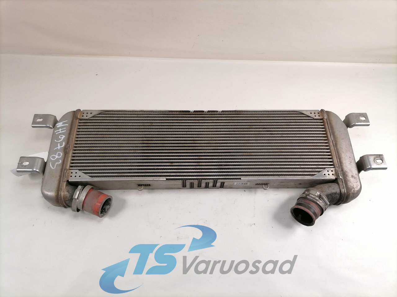Scania EGR radiator 1785348 - EGR cooler for Truck: picture 3 Scania EGR radiator 1785348 - EGR cooler for Truck: picture 3