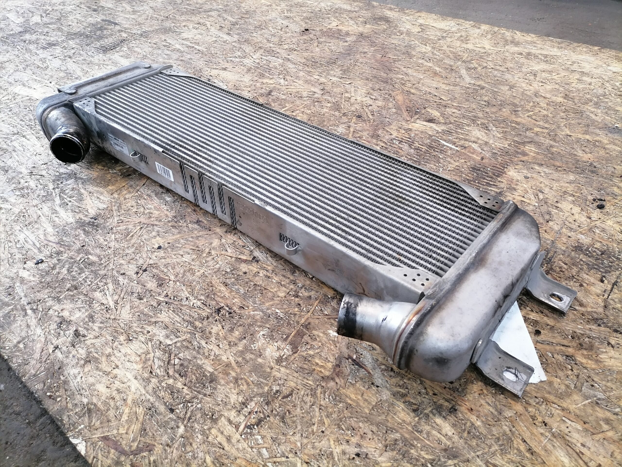 Scania EGR radiator 1785348 - EGR cooler for Truck: picture 2 Scania EGR radiator 1785348 - EGR cooler for Truck: picture 2