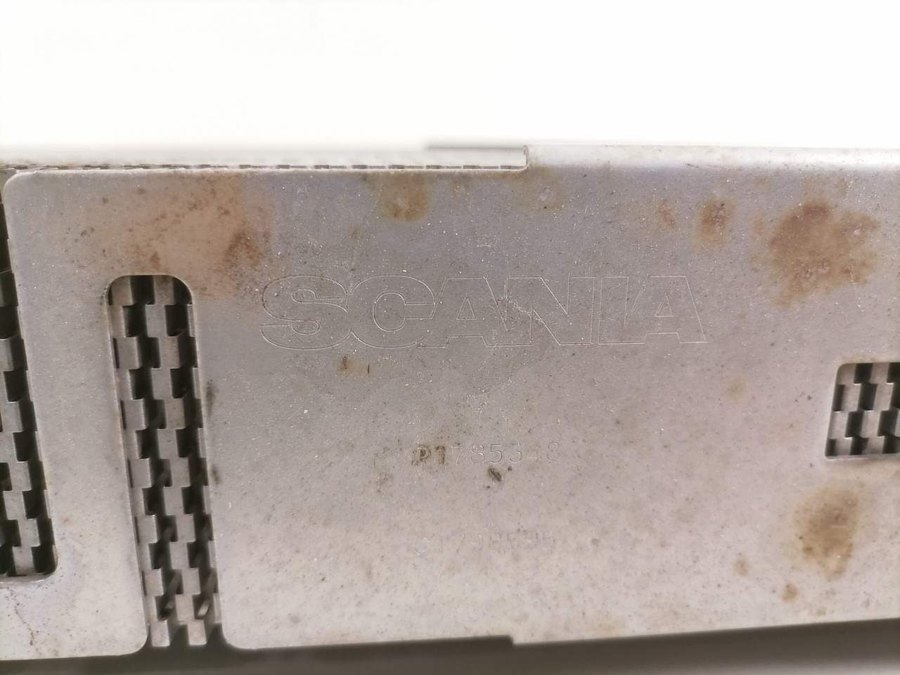 Scania EGR radiator 1785348 - EGR cooler for Truck: picture 4 Scania EGR radiator 1785348 - EGR cooler for Truck: picture 4