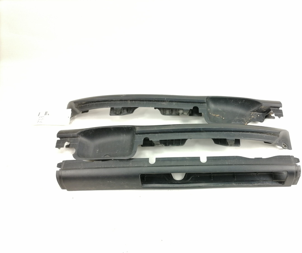 Scania Esiklaasi alune plastik, komplekt 1451271 - Universal part for Truck: picture 1 Scania Esiklaasi alune plastik, komplekt 1451271 - Universal part for Truck: picture 1
