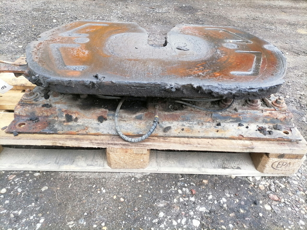 Scania Fifht wheel 1433906 - Fifth wheel coupling for Truck: picture 4 Scania Fifht wheel 1433906 - Fifth wheel coupling for Truck: picture 4
