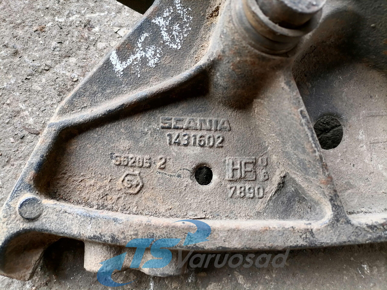 Scania Front bumper carrier 1431602 - Bumper for Truck: picture 2 Scania Front bumper carrier 1431602 - Bumper for Truck: picture 2