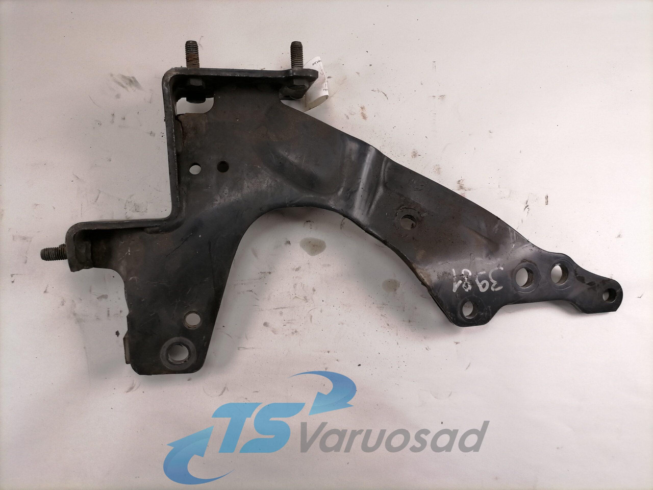 Scania Front bumper carrier 1802166 - Bumper for Truck: picture 2 Scania Front bumper carrier 1802166 - Bumper for Truck: picture 2