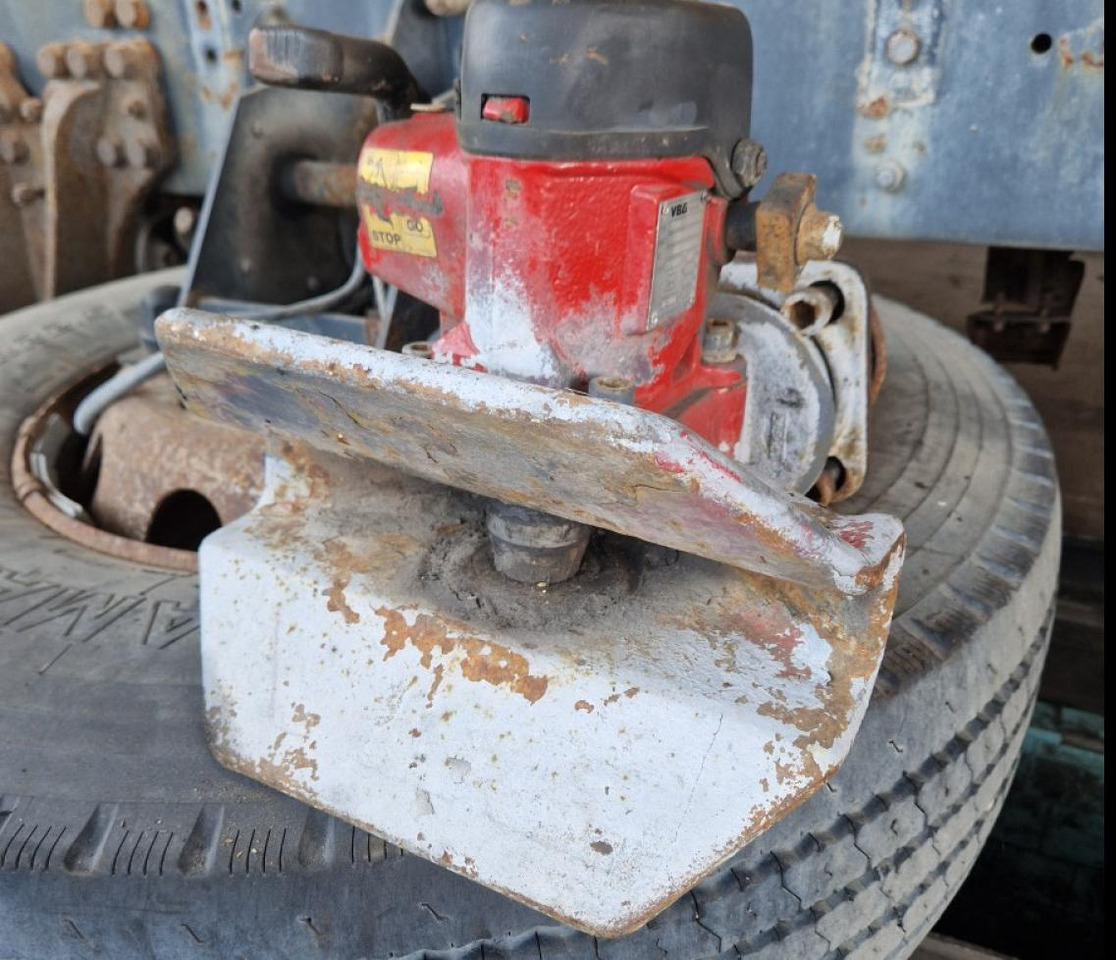 Scania Haakeseade VBG 8500 VBG8500 - Fifth wheel coupling for Truck: picture 2 Scania Haakeseade VBG 8500 VBG8500 - Fifth wheel coupling for Truck: picture 2