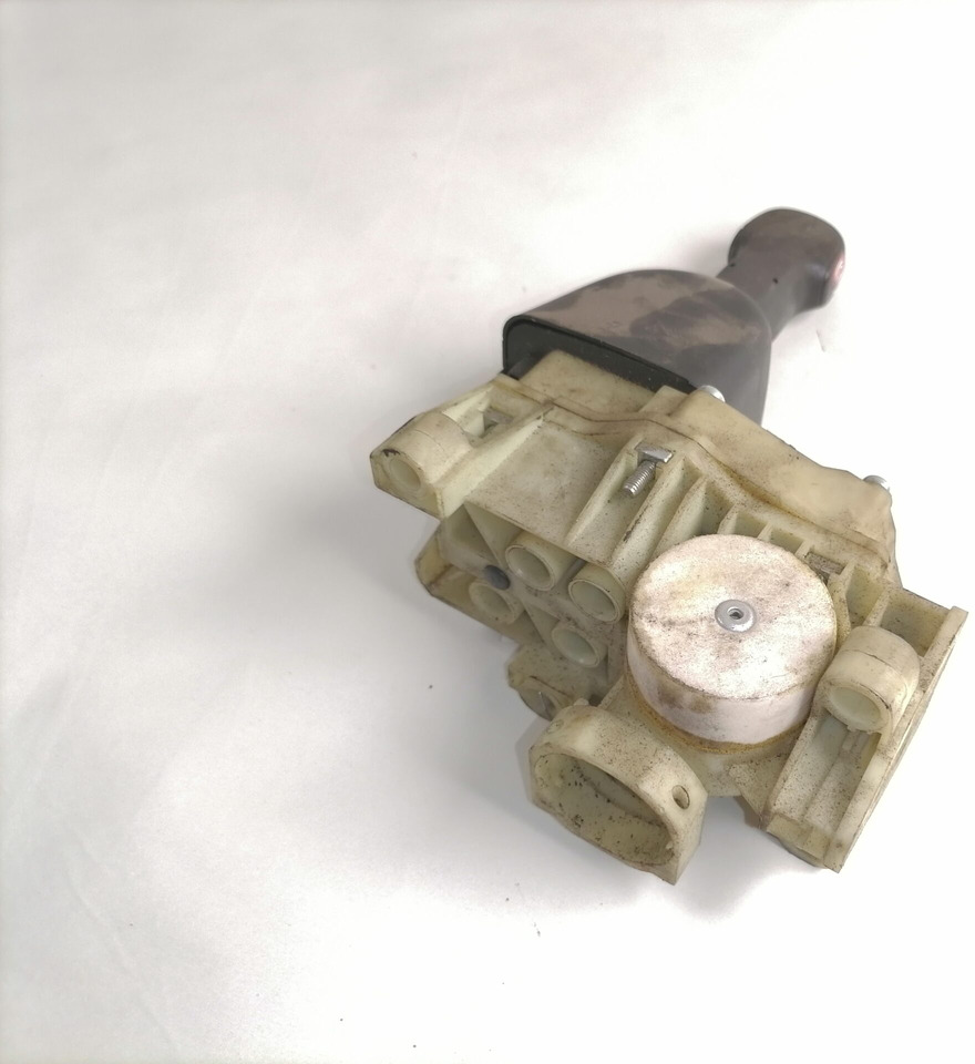 Scania Handbrake control lever 1774972 - Universal part for Truck: picture 3 Scania Handbrake control lever 1774972 - Universal part for Truck: picture 3