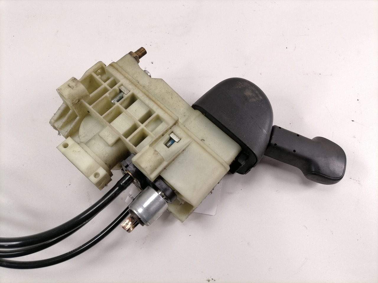Scania Handbrake control lever 1774972 - Universal part for Truck: picture 5 Scania Handbrake control lever 1774972 - Universal part for Truck: picture 5