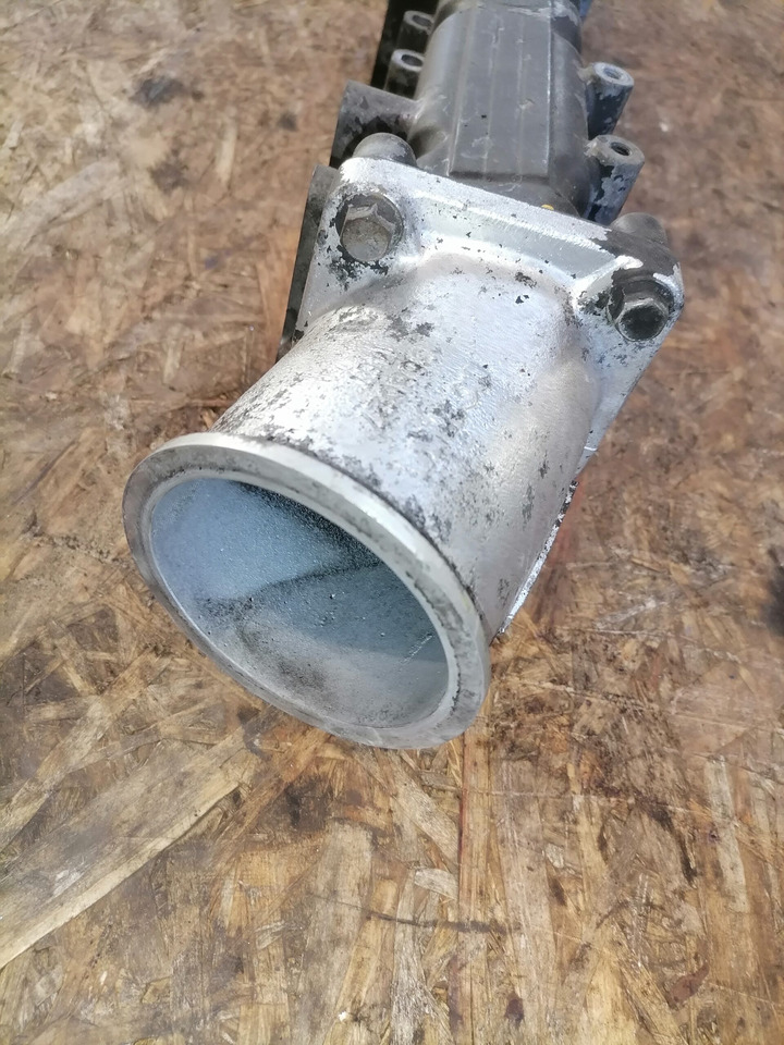 Scania Intake mainfold 1464123 - Intake manifold for Truck: picture 4 Scania Intake mainfold 1464123 - Intake manifold for Truck: picture 4