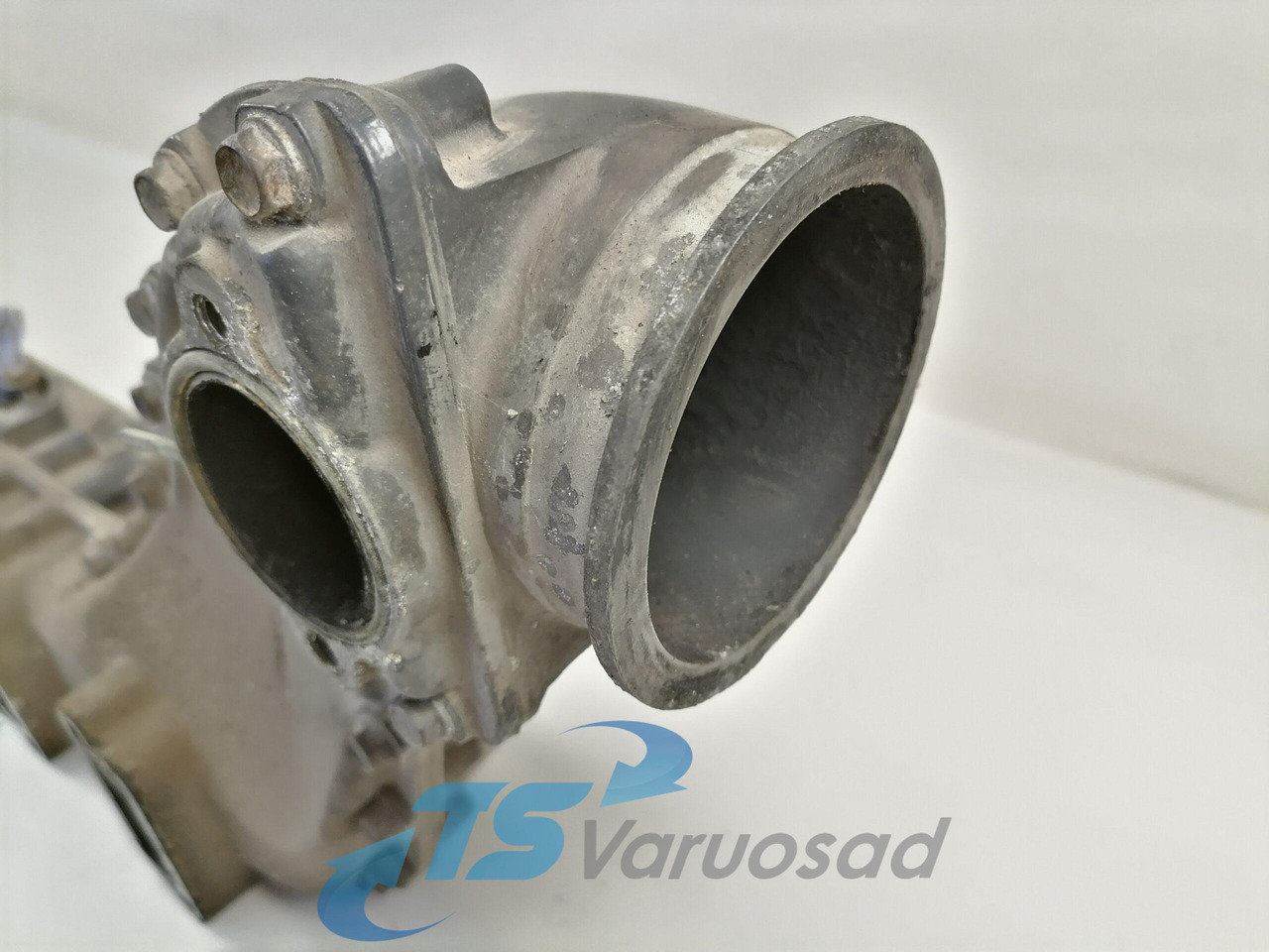 Scania Intake mainfold 1493717 - Intake manifold for Truck: picture 3 Scania Intake mainfold 1493717 - Intake manifold for Truck: picture 3