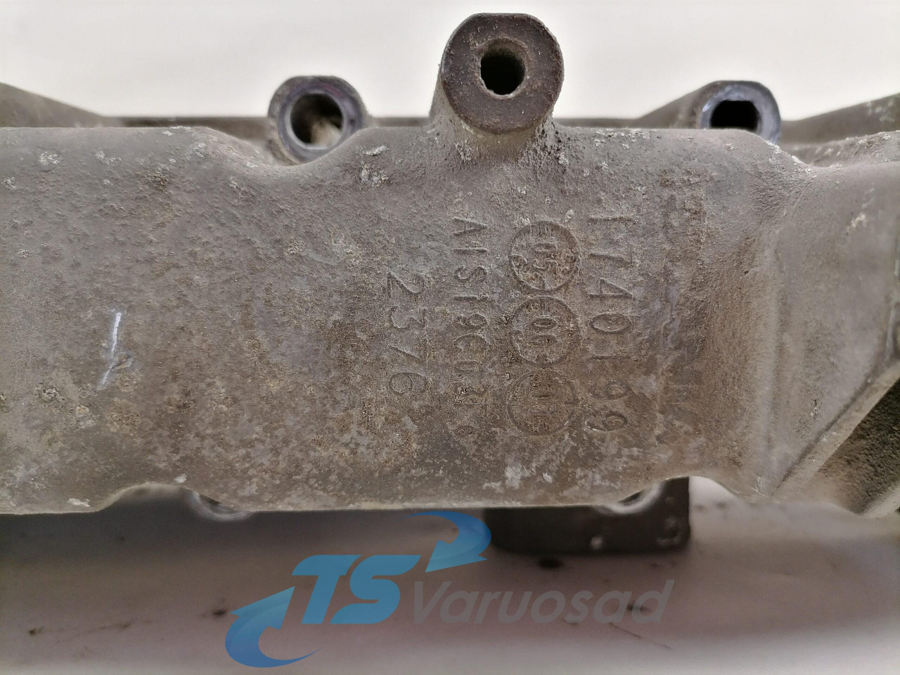 Scania Intake mainfold 1740199 - Intake manifold for Truck: picture 3 Scania Intake mainfold 1740199 - Intake manifold for Truck: picture 3