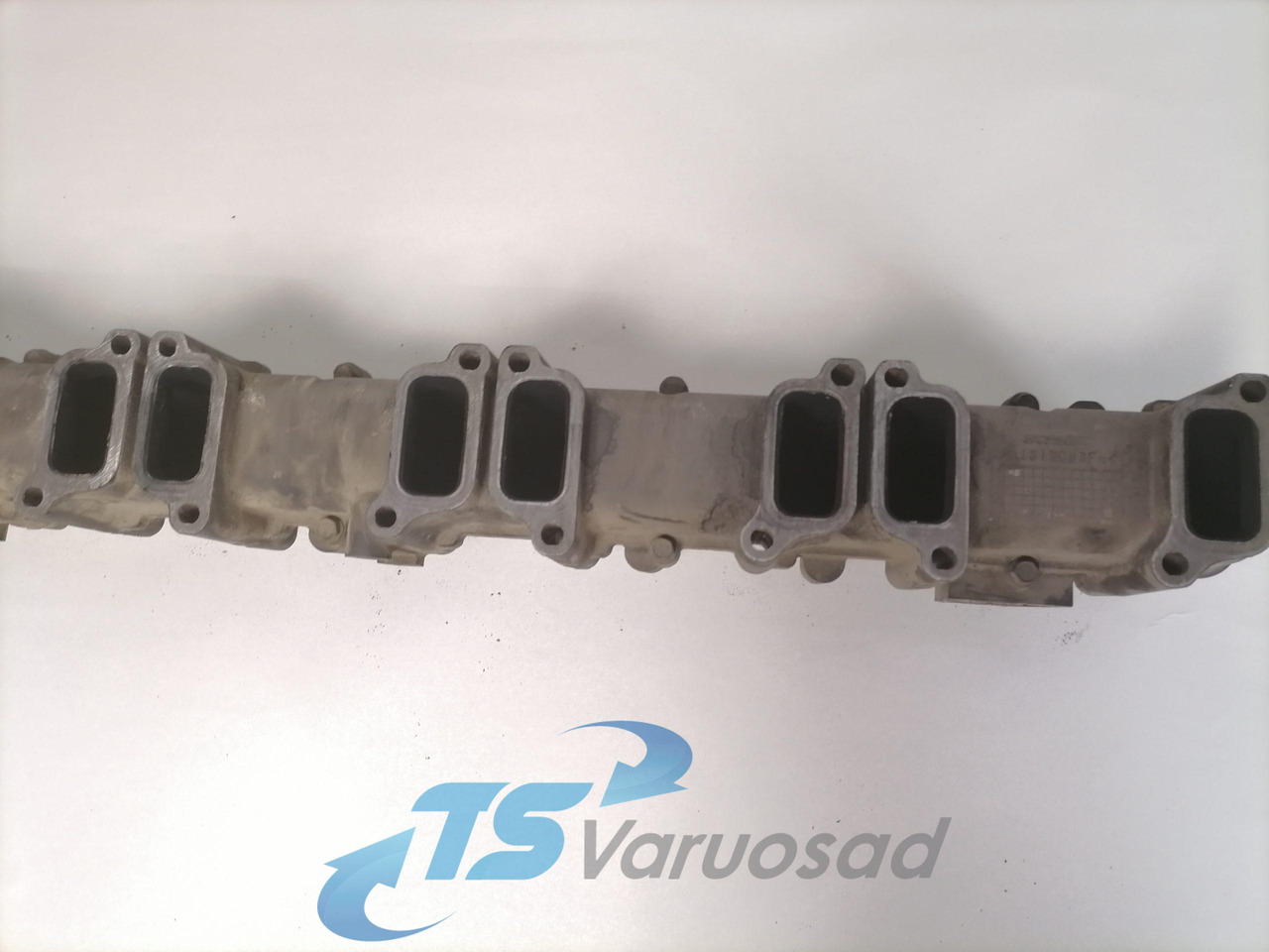 Scania Intake mainfold 1893329 - Intake manifold for Truck: picture 3 Scania Intake mainfold 1893329 - Intake manifold for Truck: picture 3
