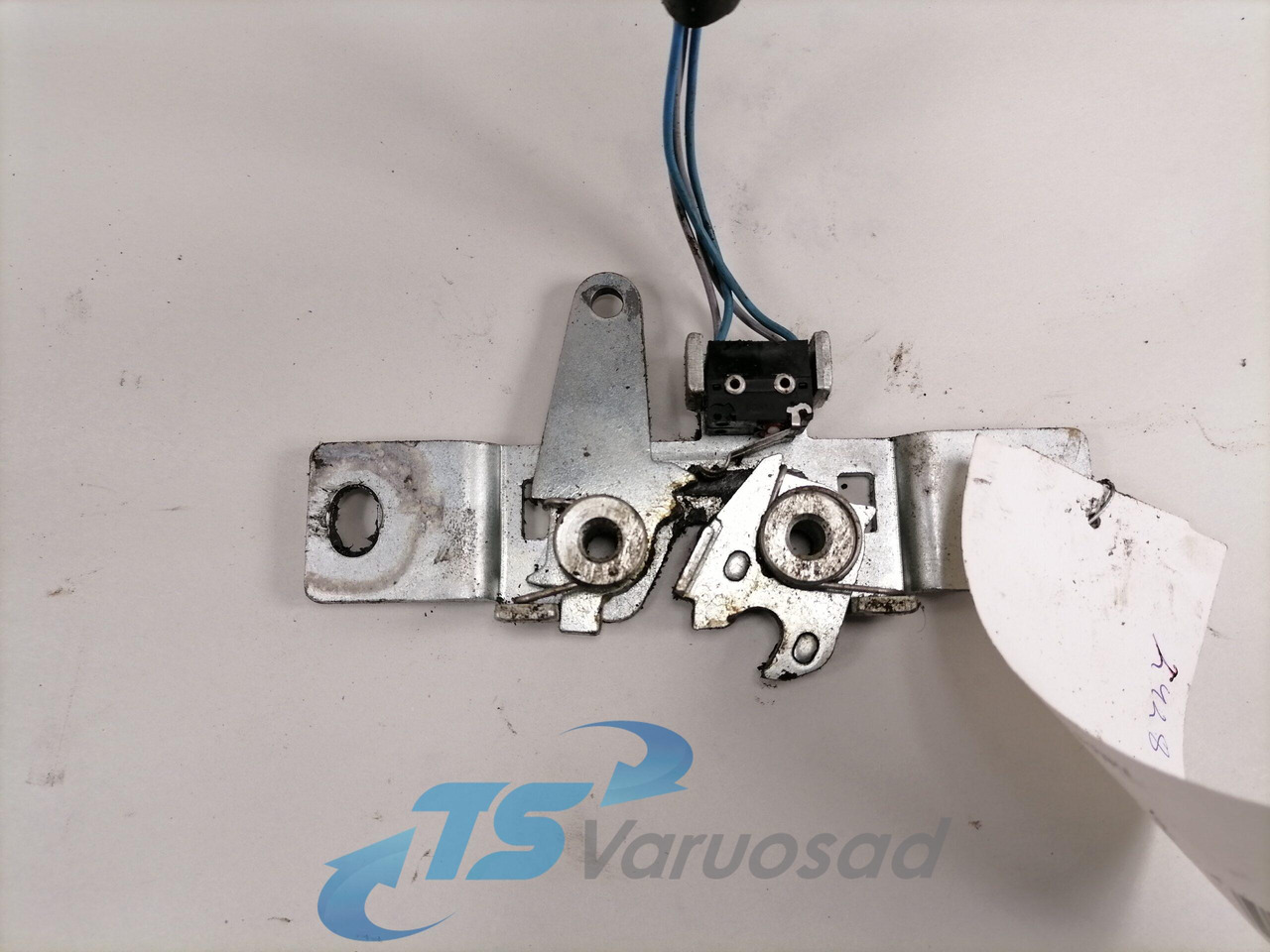 Scania Kabiini küljeluugi lukusti 1880286 - Universal part for Truck: picture 4 Scania Kabiini küljeluugi lukusti 1880286 - Universal part for Truck: picture 4