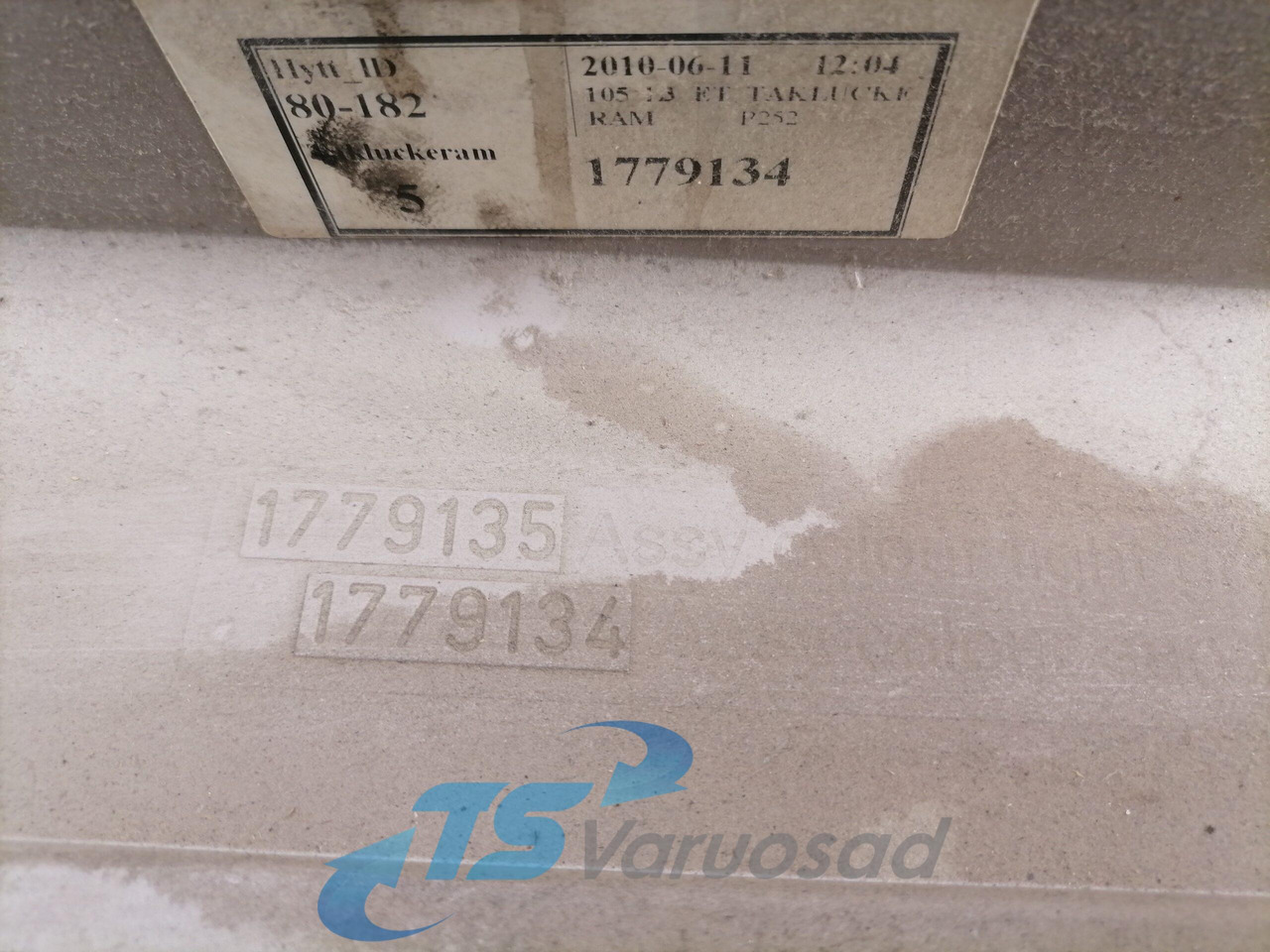 Scania Katuseluugi kate 1779134 - Universal part for Truck: picture 4 Scania Katuseluugi kate 1779134 - Universal part for Truck: picture 4