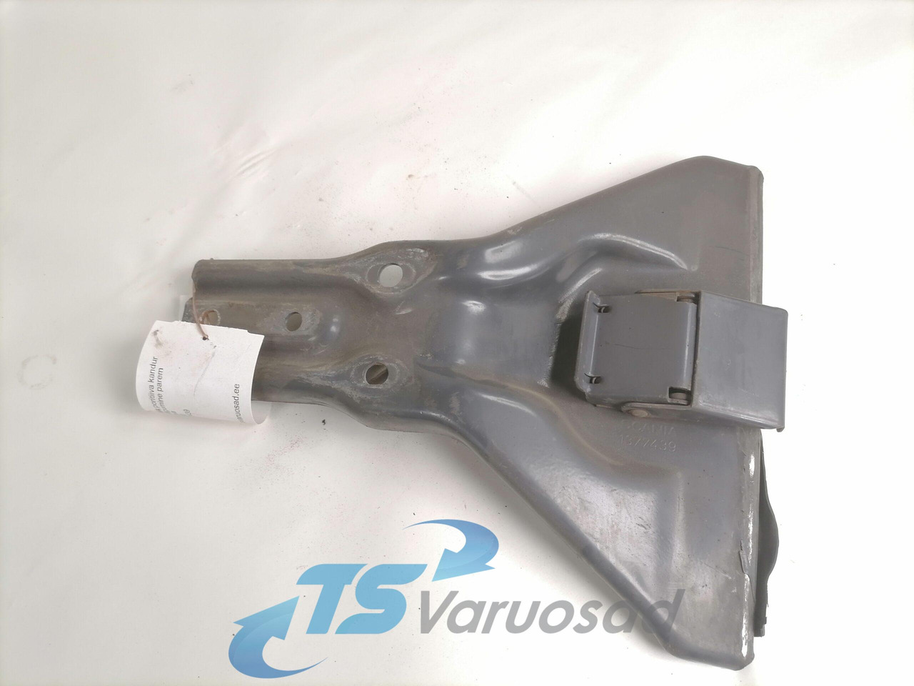 Scania Mudguard bracket 1377439 - Universal part for Truck: picture 1 Scania Mudguard bracket 1377439 - Universal part for Truck: picture 1