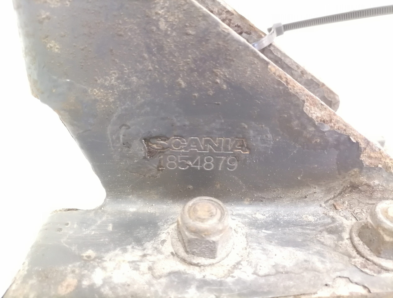 Scania Mudguard bracket 1854880 - Universal part for Truck: picture 2 Scania Mudguard bracket 1854880 - Universal part for Truck: picture 2