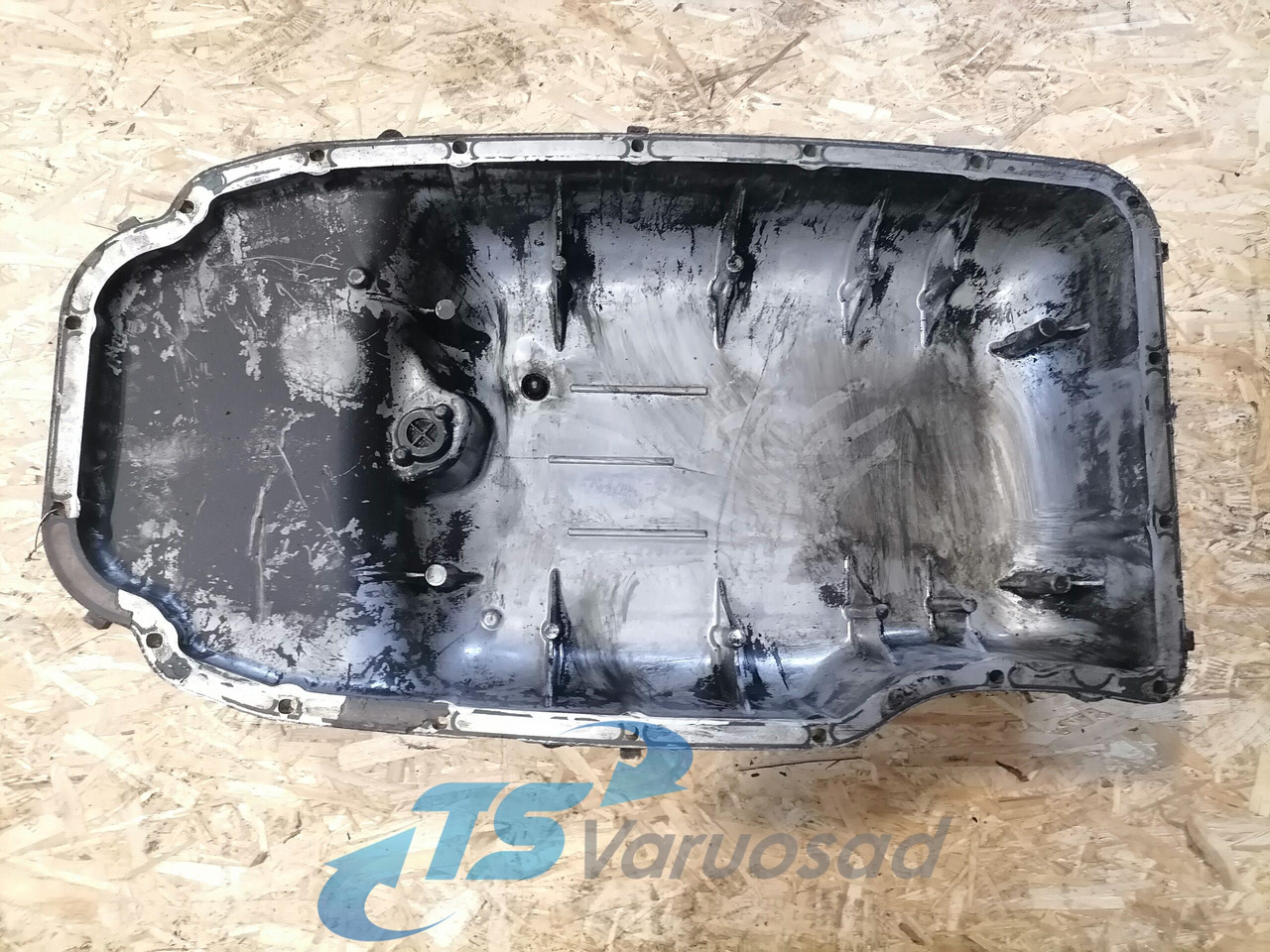 Scania Oil sump 2023780 - Oil pan for Truck: picture 3 Scania Oil sump 2023780 - Oil pan for Truck: picture 3
