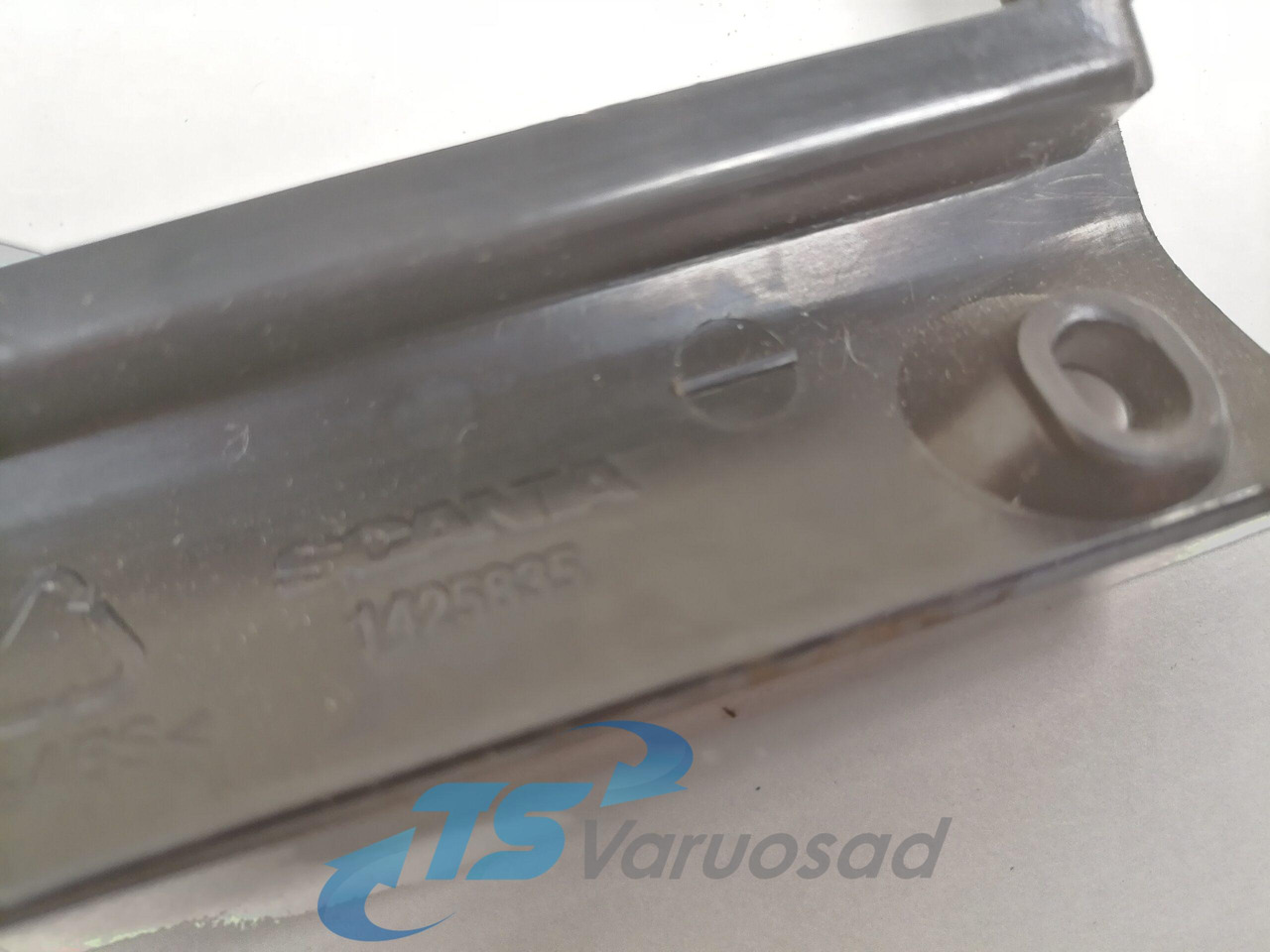 Scania Plastic cover 1425835 - Universal part for Truck: picture 3 Scania Plastic cover 1425835 - Universal part for Truck: picture 3