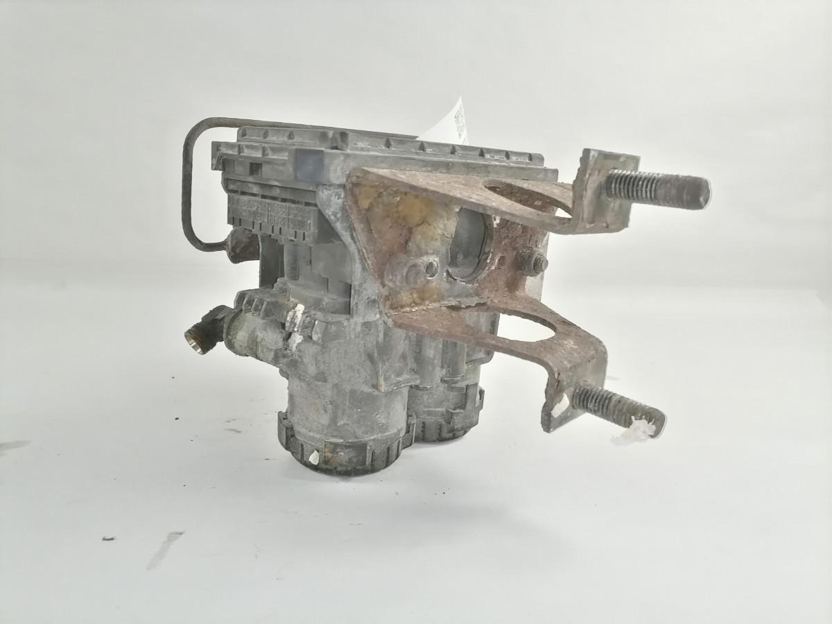 Scania Rear axel brake pressure control valve 1773677 - Brake valve for Truck: picture 4 Scania Rear axel brake pressure control valve 1773677 - Brake valve for Truck: picture 4