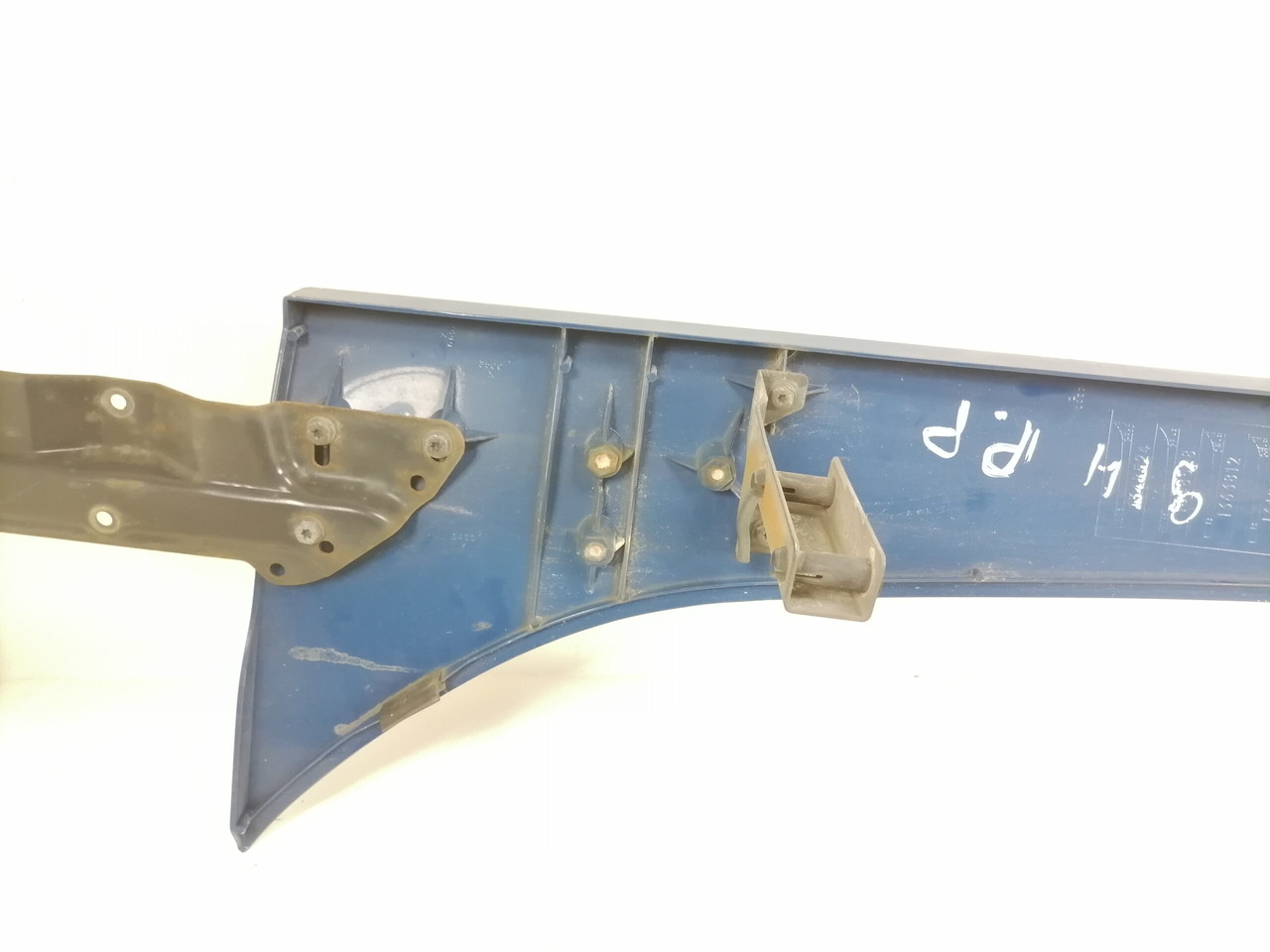 Scania Scania cab wind deflector, right side 1348520 - Aerodynamics/ Spoiler for Truck: picture 3 Scania Scania cab wind deflector, right side 1348520 - Aerodynamics/ Spoiler for Truck: picture 3