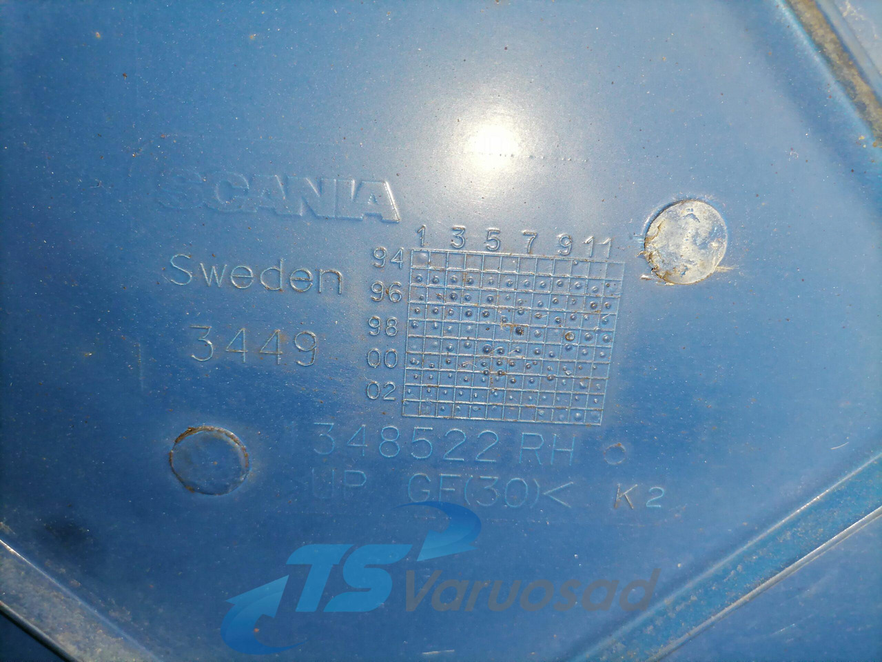 Scania Scania cab wind deflector, right side 1348522 - Aerodynamics/ Spoiler for Truck: picture 5 Scania Scania cab wind deflector, right side 1348522 - Aerodynamics/ Spoiler for Truck: picture 5