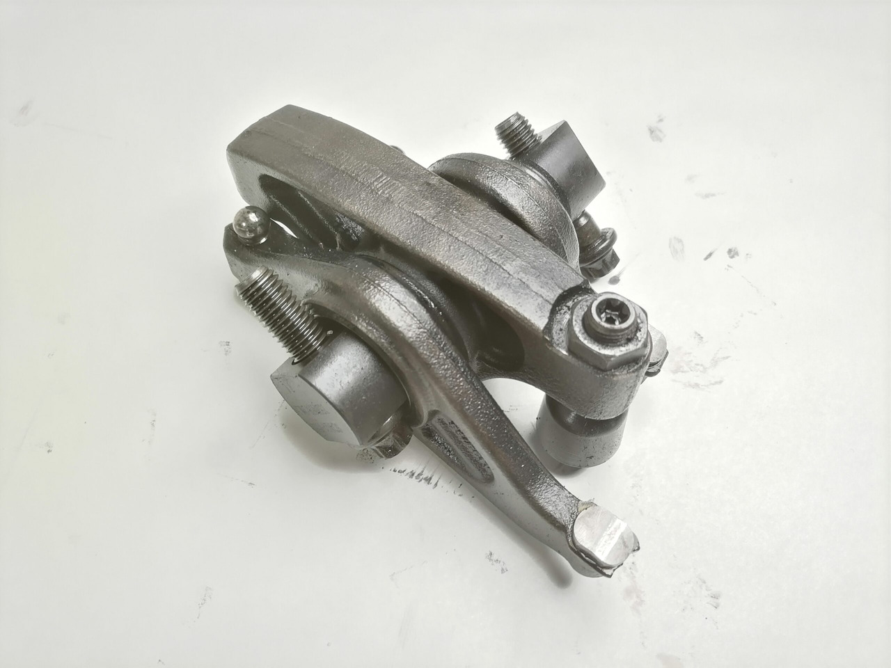 Scania Set of rockers with shaft 1520439 - Universal part for Truck: picture 4 Scania Set of rockers with shaft 1520439 - Universal part for Truck: picture 4