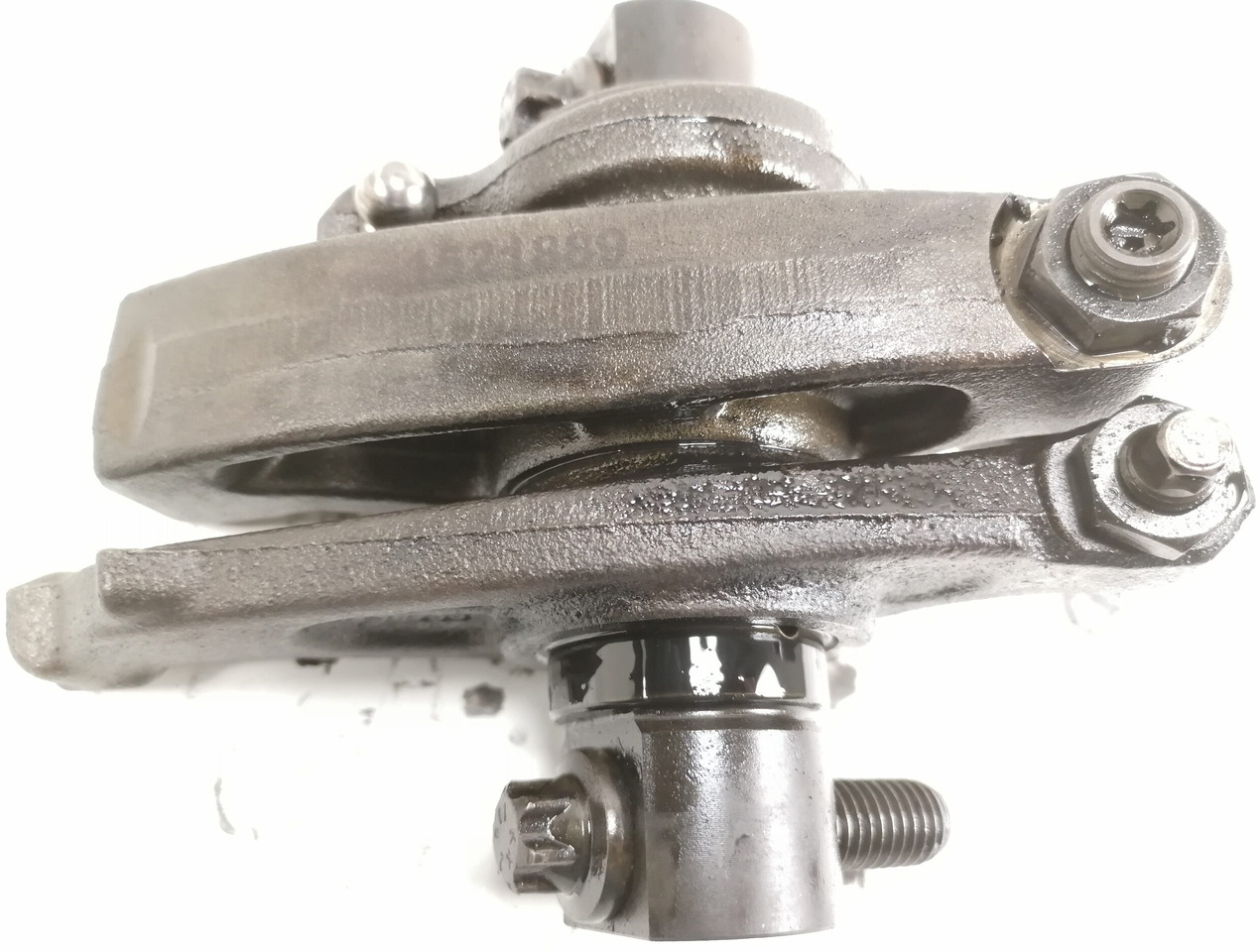 Scania Set of rockers with shaft 1520439 - Universal part for Truck: picture 2 Scania Set of rockers with shaft 1520439 - Universal part for Truck: picture 2