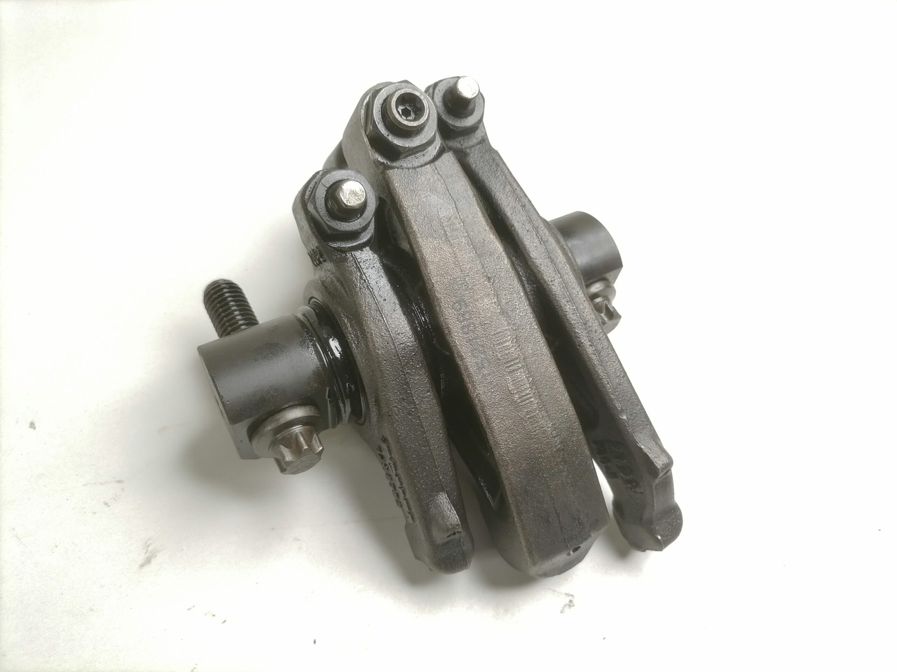 Scania Set of rockers with shaft 1520439 - Universal part for Truck: picture 4 Scania Set of rockers with shaft 1520439 - Universal part for Truck: picture 4