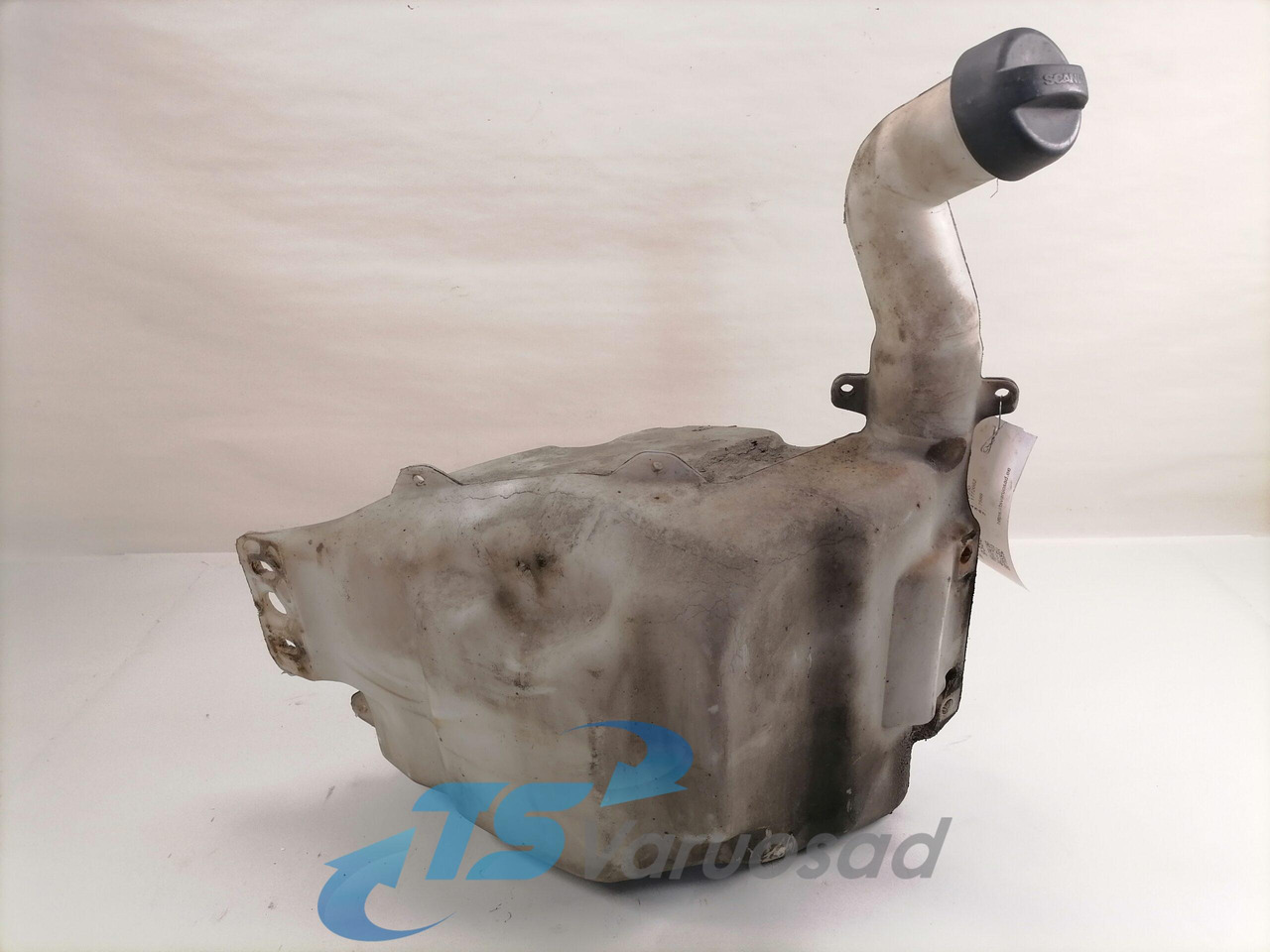 Scania Windscreen washer fluid tank 1772662 - Wiper for Truck: picture 2 Scania Windscreen washer fluid tank 1772662 - Wiper for Truck: picture 2