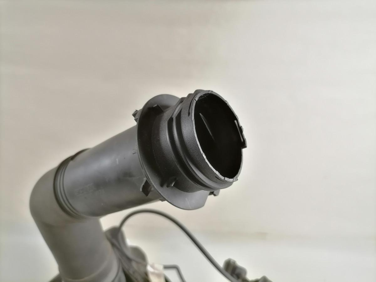 Scania Windscreen washer fluid tank 2707037 - Wiper for Truck: picture 3 Scania Windscreen washer fluid tank 2707037 - Wiper for Truck: picture 3