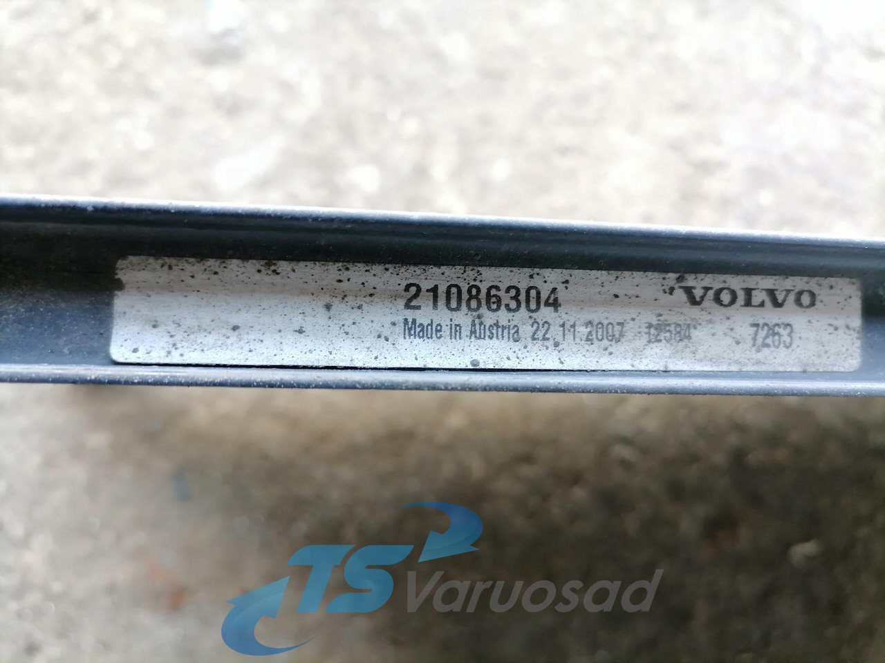 Volvo A/C radiator 21086304 - Heating/ Ventilation for Truck: picture 3 Volvo A/C radiator 21086304 - Heating/ Ventilation for Truck: picture 3