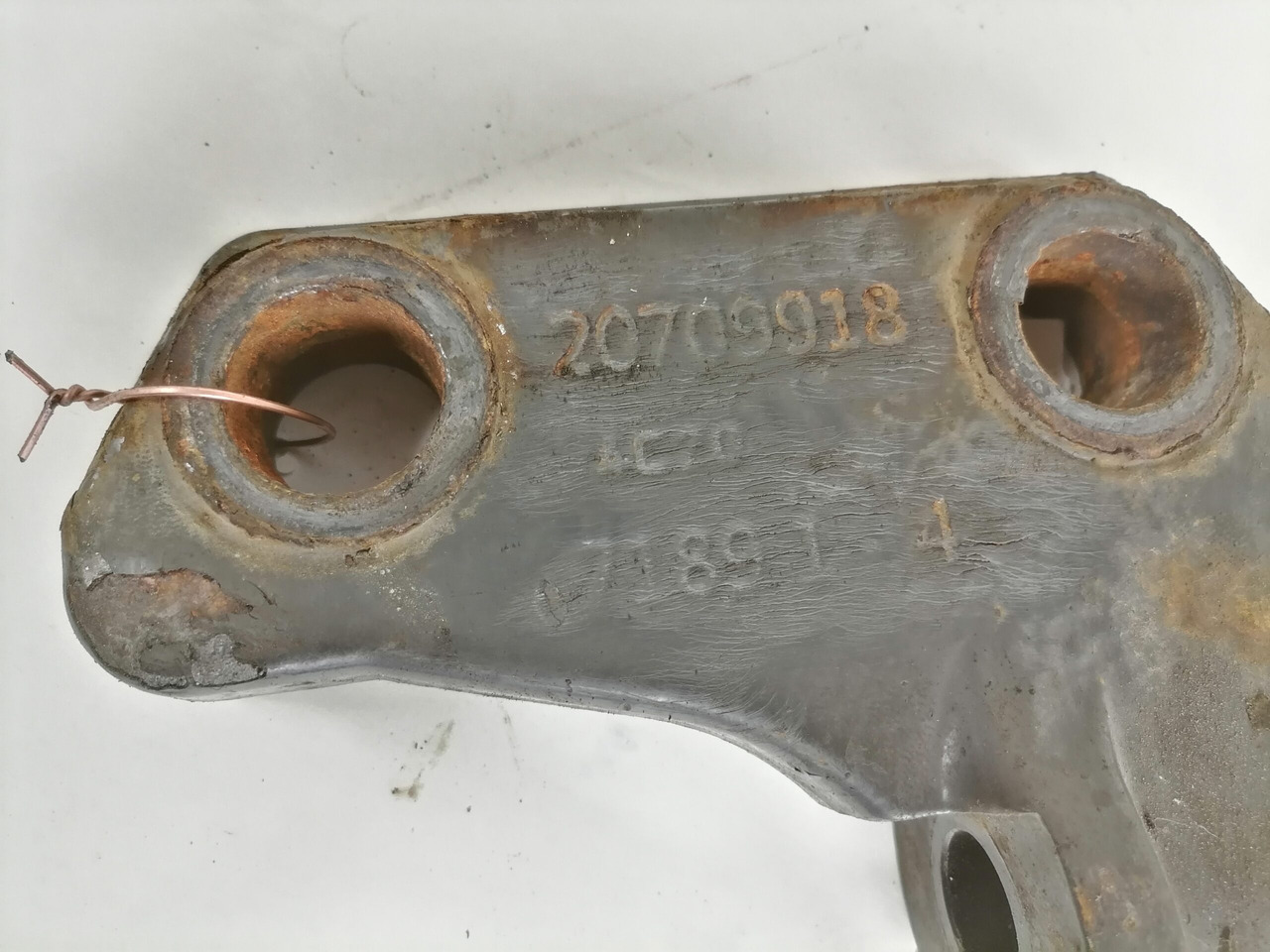 Volvo Bracket 20709918 - Frame/ Chassis for Truck: picture 2 Volvo Bracket 20709918 - Frame/ Chassis for Truck: picture 2