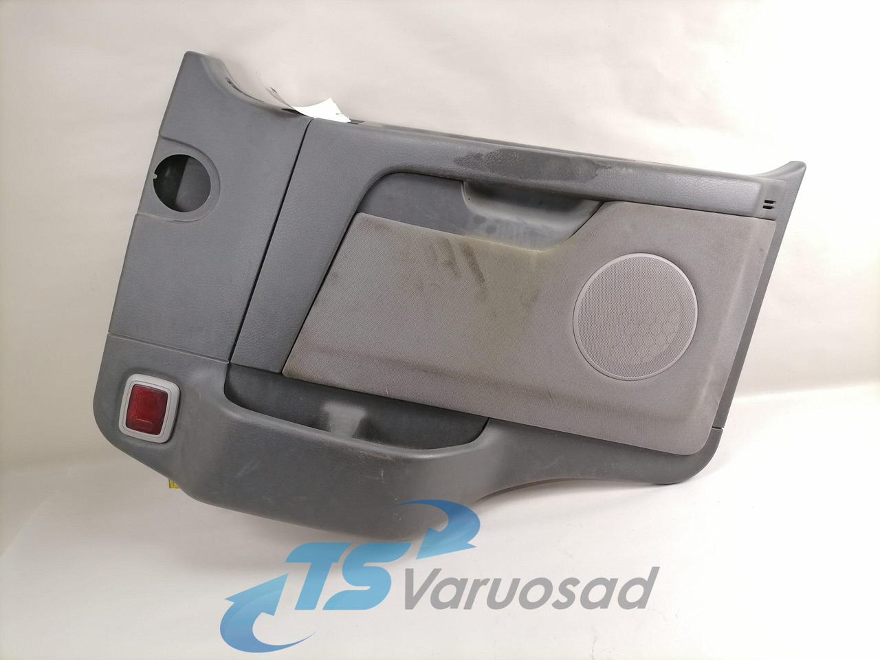 Volvo Door trim panel 20360455 - Door and parts for Truck: picture 1 Volvo Door trim panel 20360455 - Door and parts for Truck: picture 1