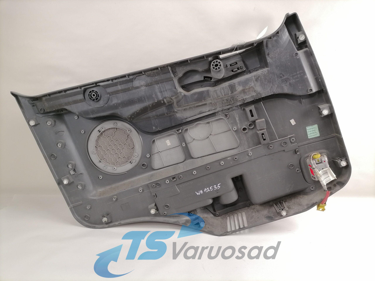 Volvo Door trim panel 20360455 - Door and parts for Truck: picture 2 Volvo Door trim panel 20360455 - Door and parts for Truck: picture 2
