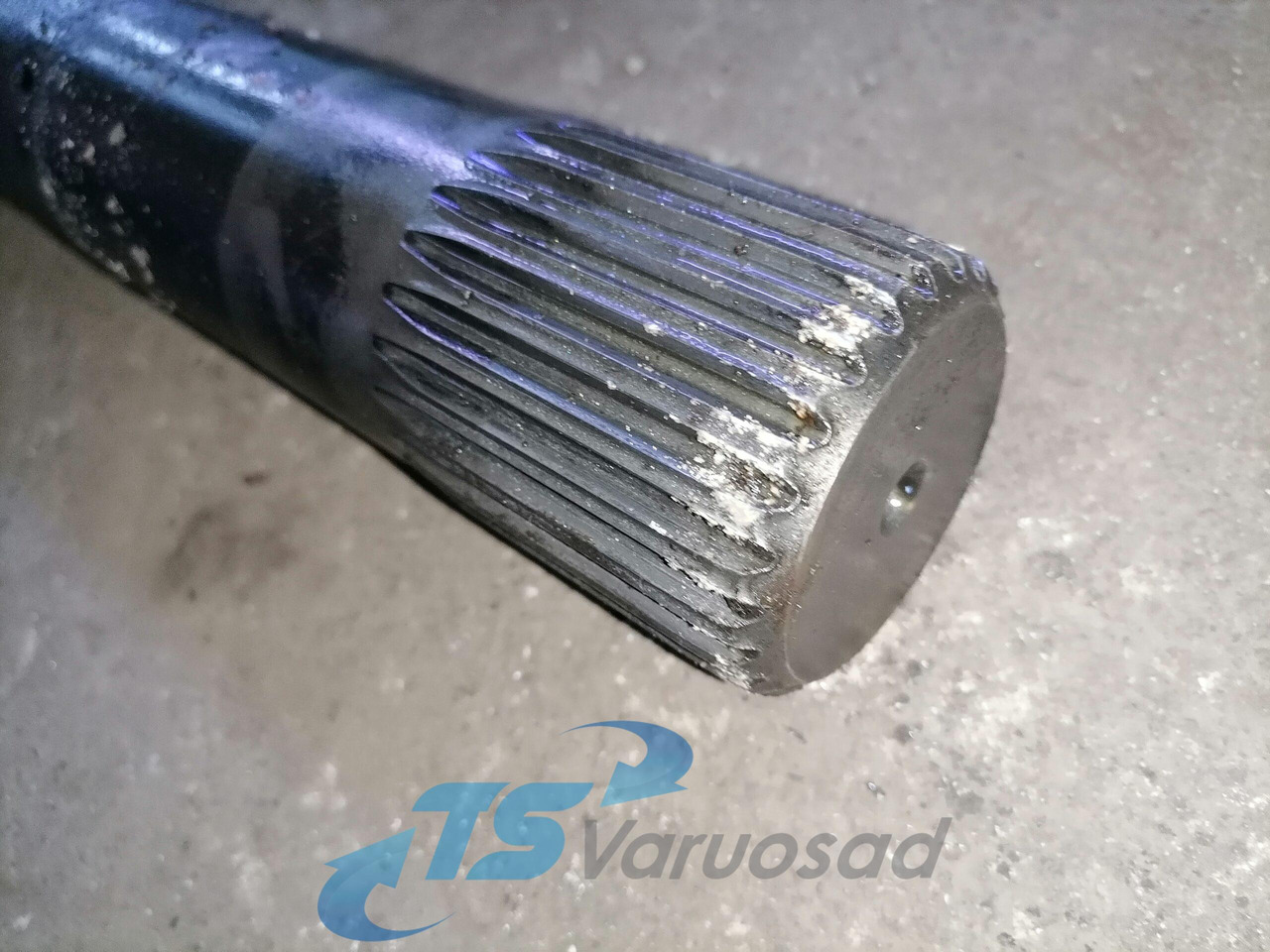 Volvo Drive shaft 1524627 - Drive shaft for Truck: picture 2 Volvo Drive shaft 1524627 - Drive shaft for Truck: picture 2