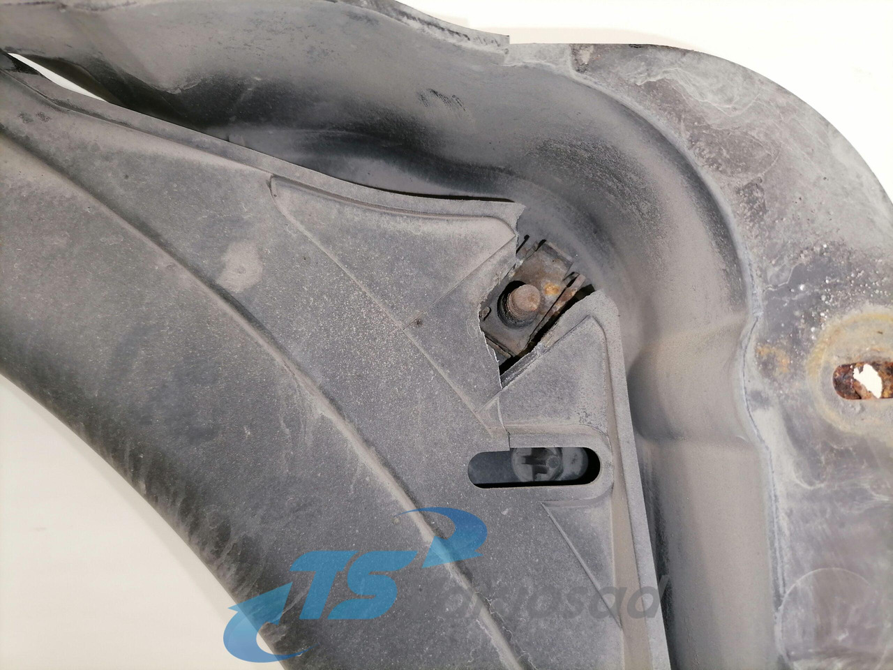Volvo Fan shroud 20869865 - Radiator for Truck: picture 3 Volvo Fan shroud 20869865 - Radiator for Truck: picture 3