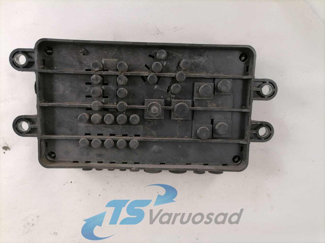 Volvo Fuse box 21717590 - Fuse for Truck: picture 3 Volvo Fuse box 21717590 - Fuse for Truck: picture 3