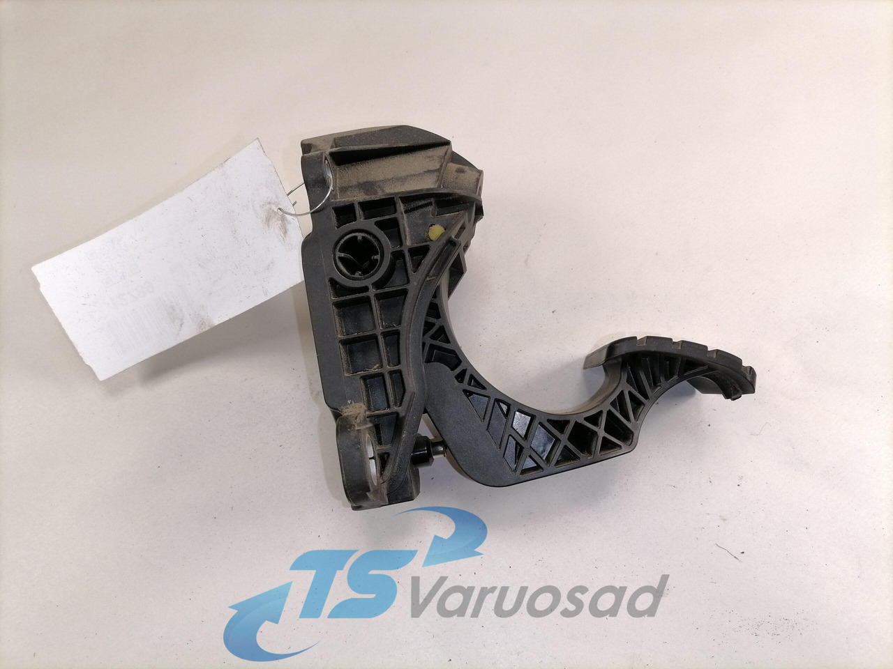 Volvo Gaasipedaal reostaadiga 84541221 - Fuel system for Truck: picture 1 Volvo Gaasipedaal reostaadiga 84541221 - Fuel system for Truck: picture 1