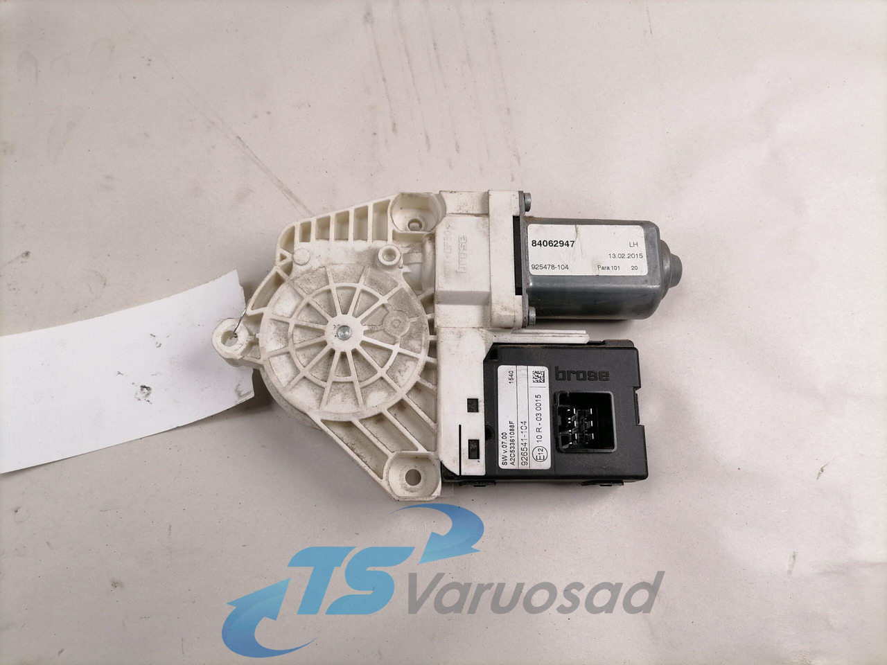 Volvo Glass lift 84062947 - Window and parts for Truck: picture 1 Volvo Glass lift 84062947 - Window and parts for Truck: picture 1