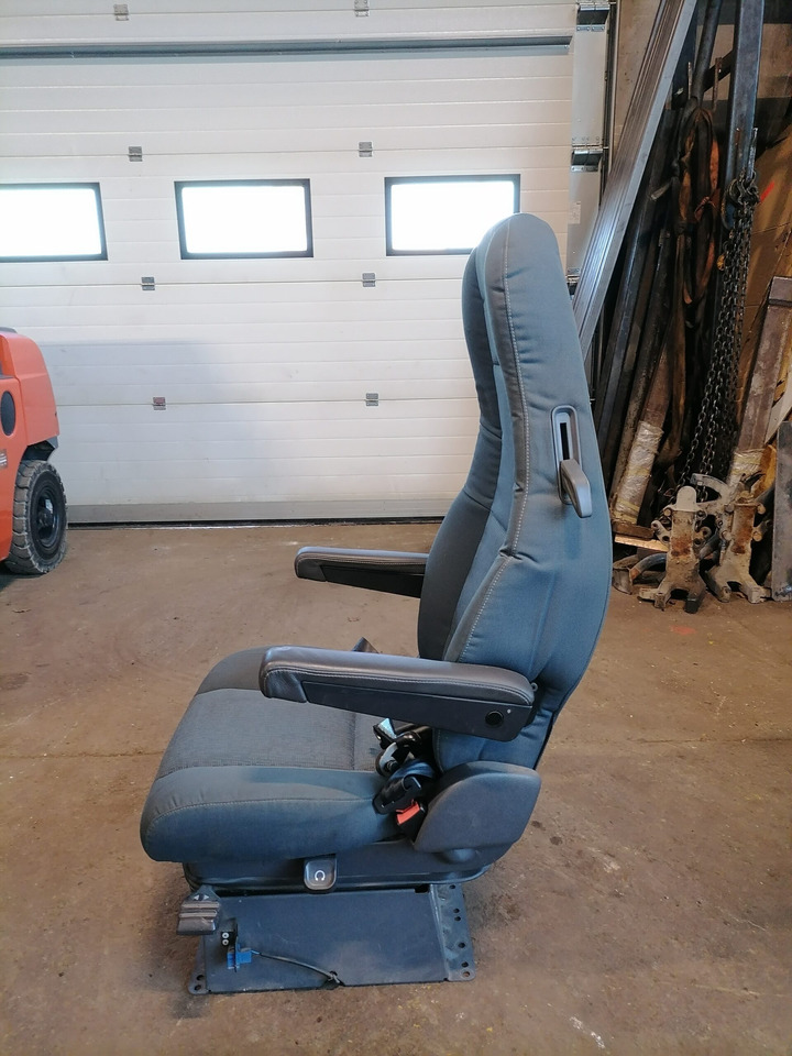 Volvo Passenger seat 21065292 - Seat for Truck: picture 4 Volvo Passenger seat 21065292 - Seat for Truck: picture 4