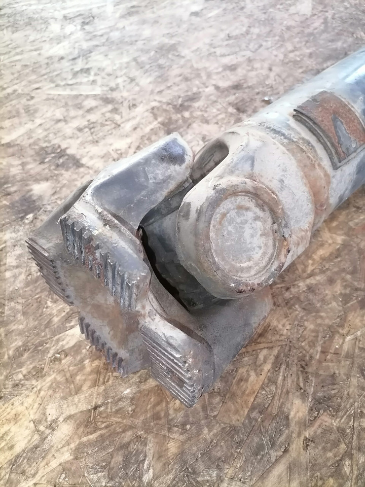 Volvo Propeller shaft 1067769 - Propeller shaft for Truck: picture 3 Volvo Propeller shaft 1067769 - Propeller shaft for Truck: picture 3