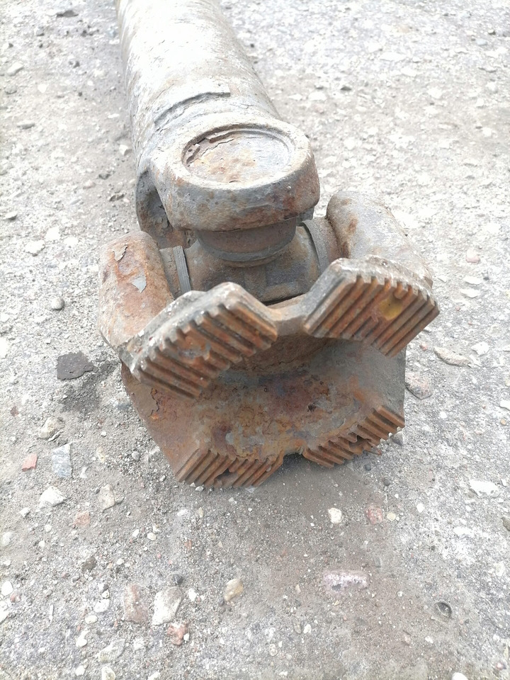 Volvo Propeller shaft 1068161 - Propeller shaft for Truck: picture 3 Volvo Propeller shaft 1068161 - Propeller shaft for Truck: picture 3